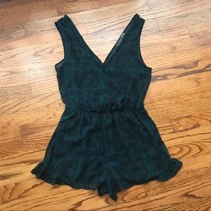 ASTR COUTURE Medium FLORAL CHIFFON ROMPER Sz M